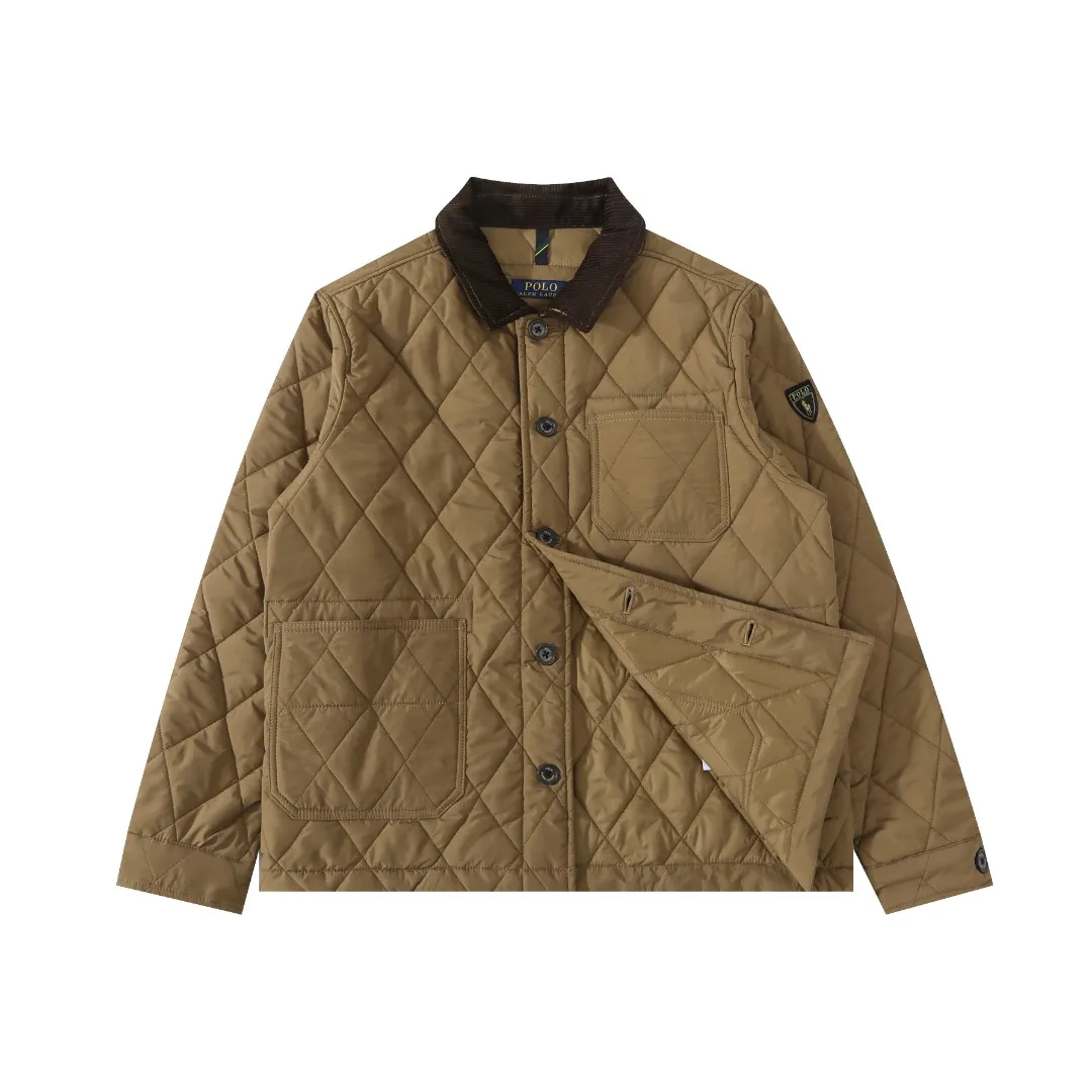 P370 #R50 Ralph Lauren/Ralph Lauren classic old money style workwear rhombus retro cotton jacket. Inspired by retro workwear, it reshapes the contemporary British style. Imported machine-pressed diamond quilting technology, every quilting line is accurately aligned, and the details are full of ingenuity; three-dimensional tailoring creates a neat H-shaped silhouette, and it can still remain light and straight when worn in multiple layers in autumn and winter. Customized metal buttons, low-key embellished textured corduroy lapel design, full of retro atmosphere, 37.5° temperature control black technology, breathable and moisture-proof, locks in temperature and sweat, waterproof and snow-proof fabric, no fear of bad weather, anti-run cotton patented technology, warm and soft, long-wearing without deformation, five high-end colors: navy | khaki | black | green | brown, easily suitable for commuting, leisure, and travel. Wearing one piece gives off a calm temperament of "old money style", and you can have both style and warmth in low-temperature weather.  Color: Navy blue, black, khaki, military green, brown Size: S M L